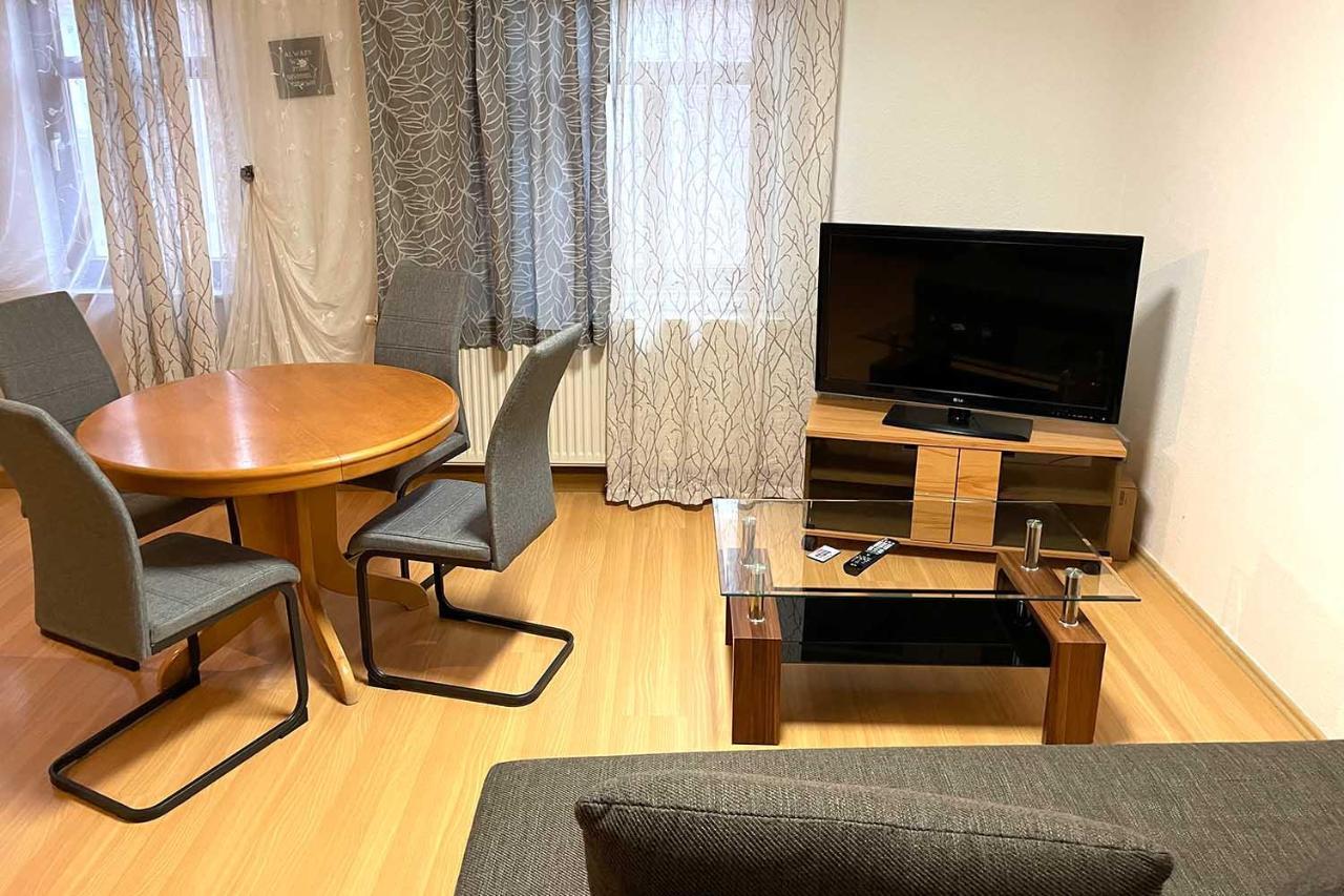 City Apartment With Wifi Near Jena Kahla  Kültér fotó